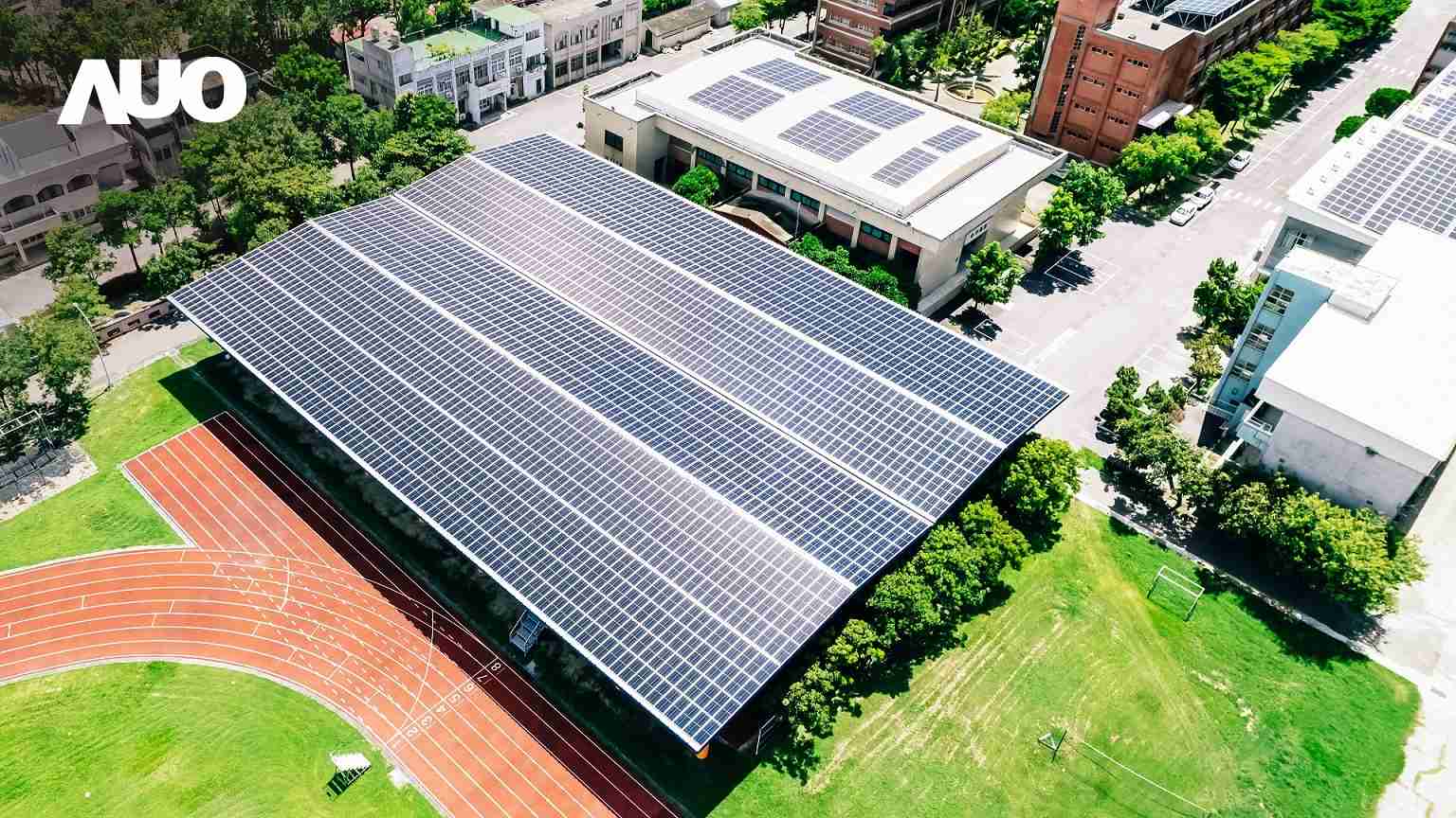 冰球突破SunSteel光电整合型浪板具备快速安装、、、、轻量化优势,,,,可提升15%发电效能,,,通过国际IEC与台湾VPC认证安全、、防漏、、耐候标准