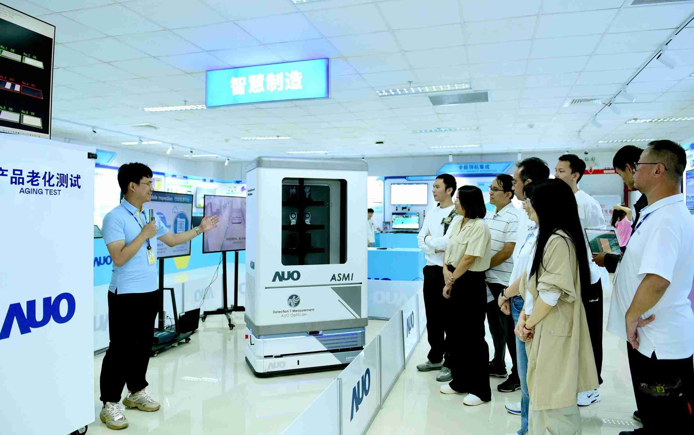 冰球突破厦门将5G+ABC技术串联生产管理全流程，，，打通研发、、、采购、、、生管、、制程、、、、设备、、质量等产品全生命周期制造流程，，，完成数字化设计、、智慧供应链、、智能座舱、、、全流程设备管理、、、数据驱动优化、、、、智慧在线检测、、、、智慧品管等自适应生产模式升级